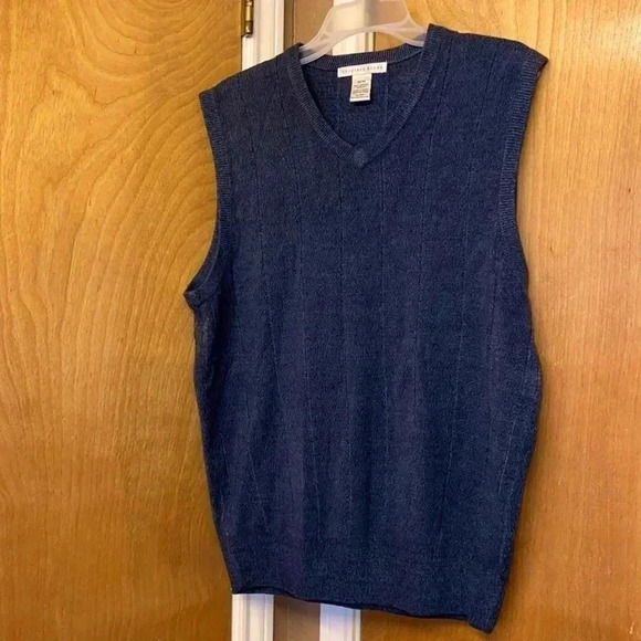 Knit Sleeveless Sweater Vest Grid - Picture 1 of 5
